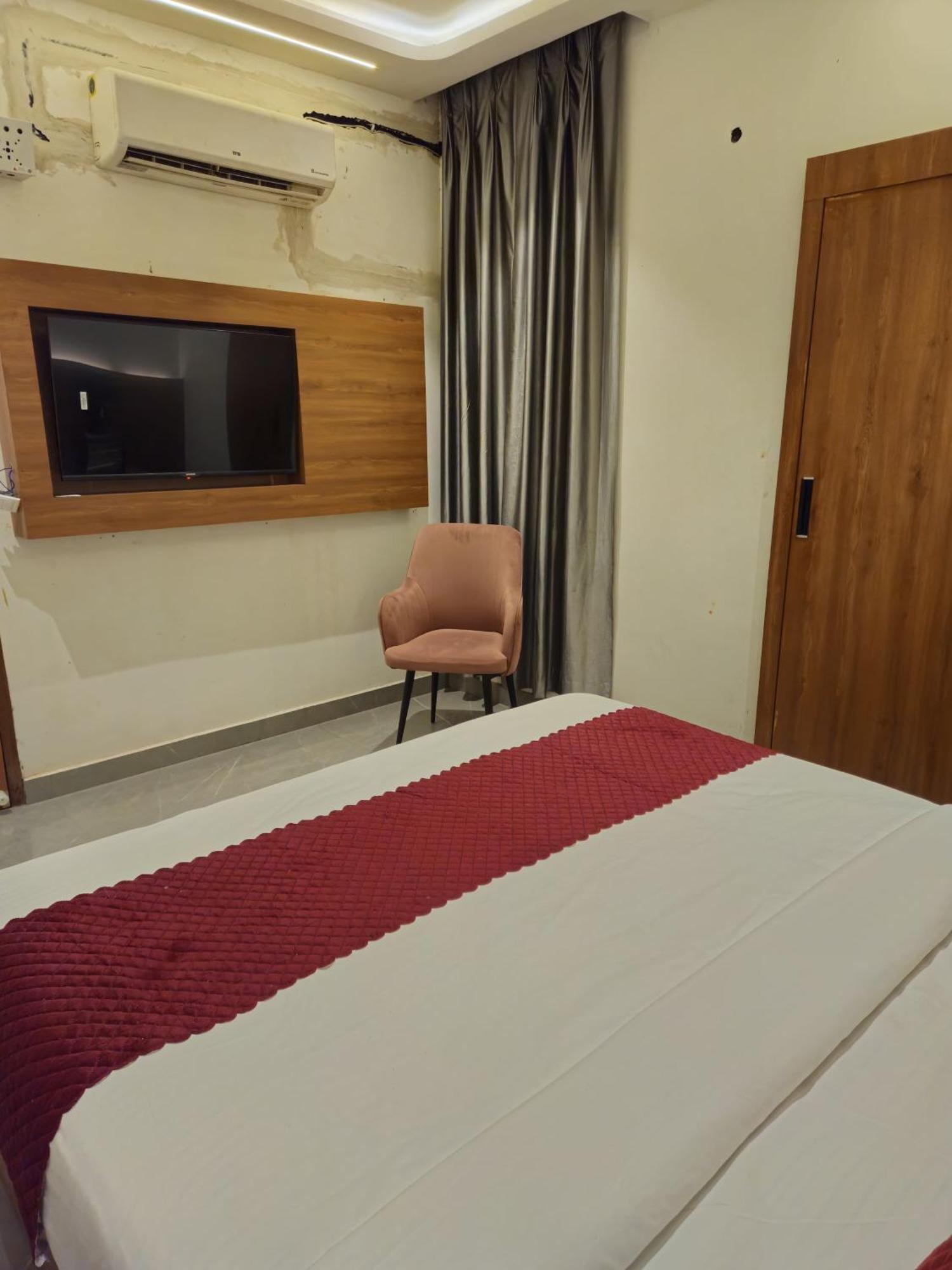 Hotel Royal Orchid Алигарх Экстерьер фото