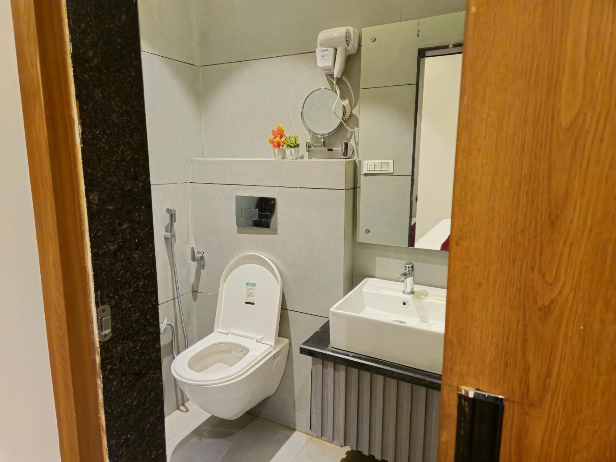 Hotel Royal Orchid Алигарх Экстерьер фото